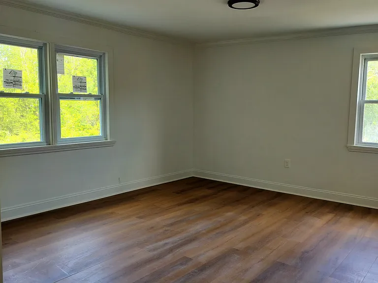797 Passaic Ave — Photo 5