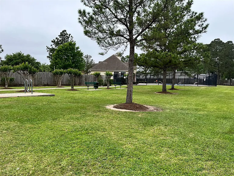 2811 Hackamore Hollow Ln — Photo 24