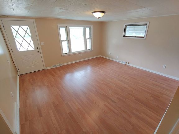3rd image of 223 Furnace St