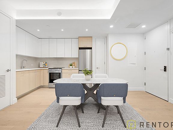 4th image of 554 W 46th St #926