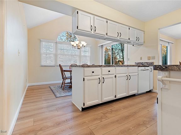 5th image of 10285 Orchard Hill Ln