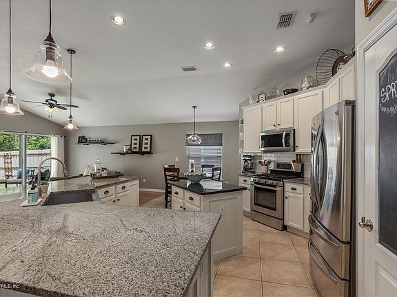 5th image of 1669 Austin Ln
