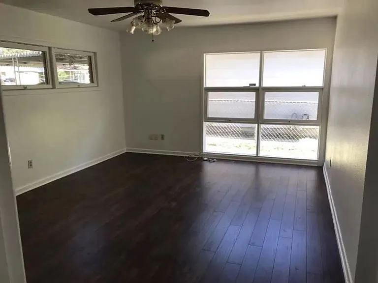 302 Nash Blvd — Photo 2