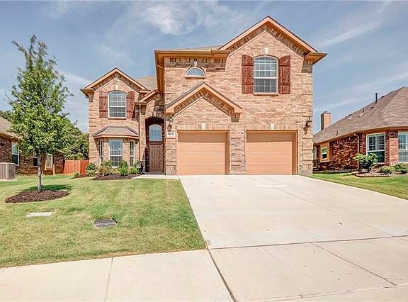 2nd image of 913 Witherby Ln