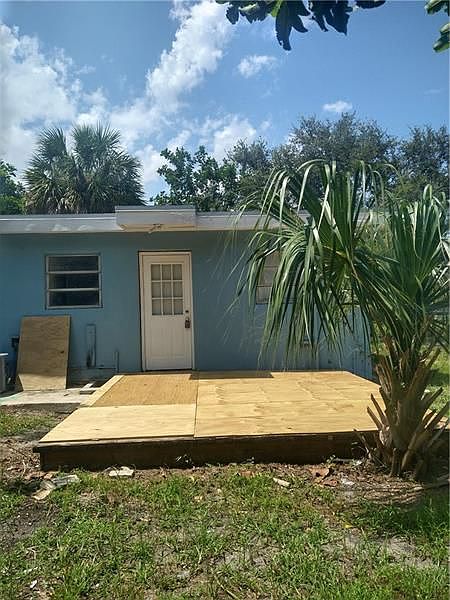 1st image of 1849 Breezy Ln