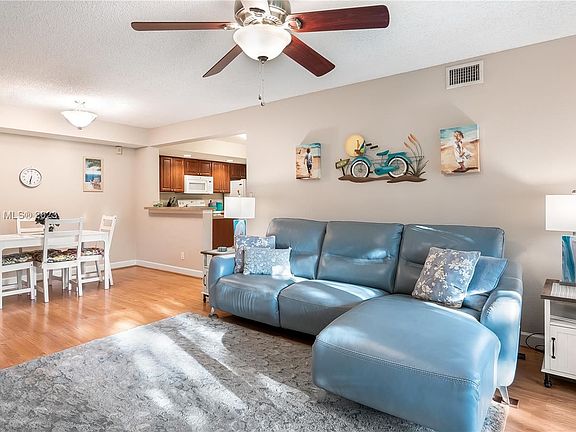 2nd image of 10121 W Sunrise Blvd APT 105