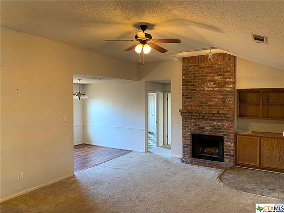 2nd image of 1302 Dekort Cir