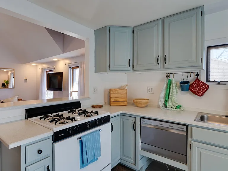 2619 S 7th St — Photo 15