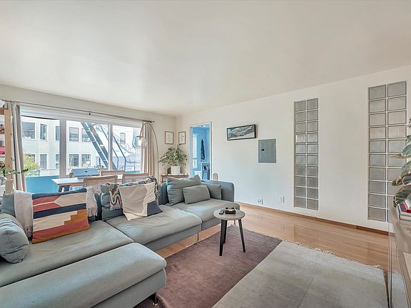 5th image of 240 Liberty St APT C
