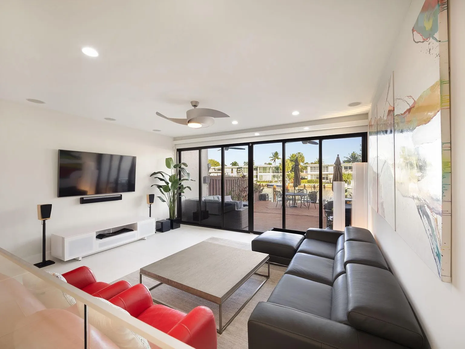 2 bed, 2.5 bath, 2260 sqft, $6,995 — Photo 3