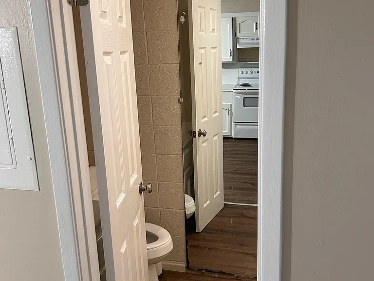 111 Leonard St #4 — Photo 6