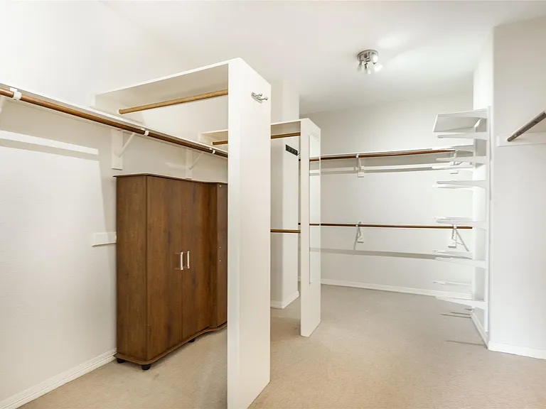 2923 Royal Oaks Crst — Photo 21