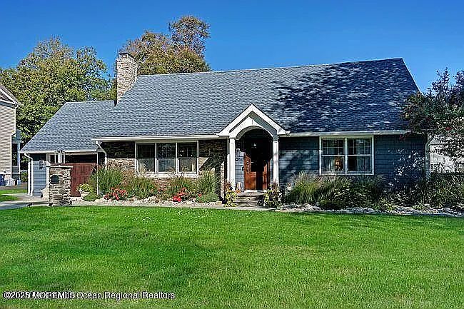 1st image of 1204 Holly Pl