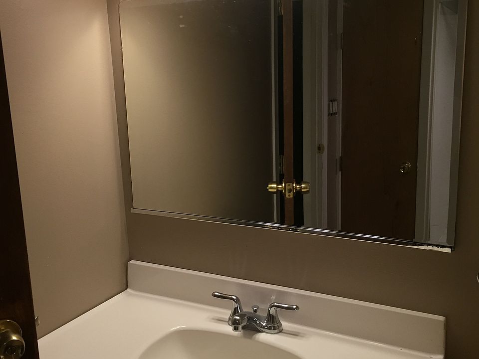 2nd image of 72 Brookhaven Dr