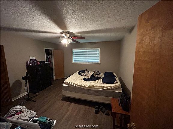 5th image of 1305 Village Dr