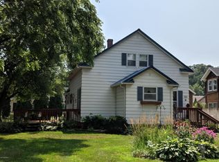 560 E 14th St, Saint Charles, MN 55972