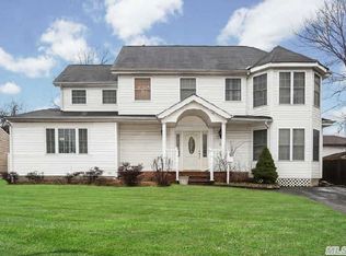 56 Gerhard Rd, Plainview, NY 11803