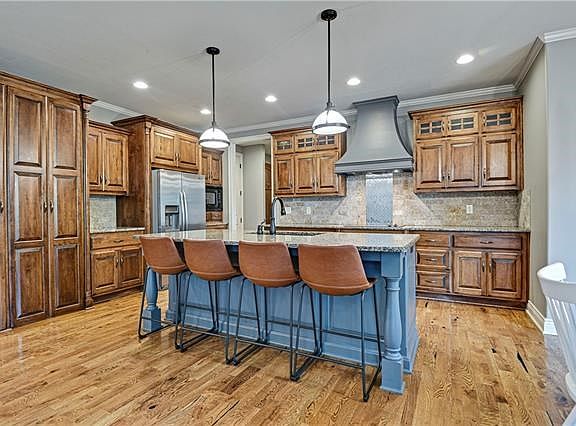3rd image of 4412 NE Hideaway Hill Cir