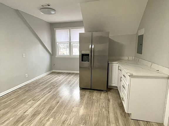 2nd image of 5858 W Dakin St Unit 1