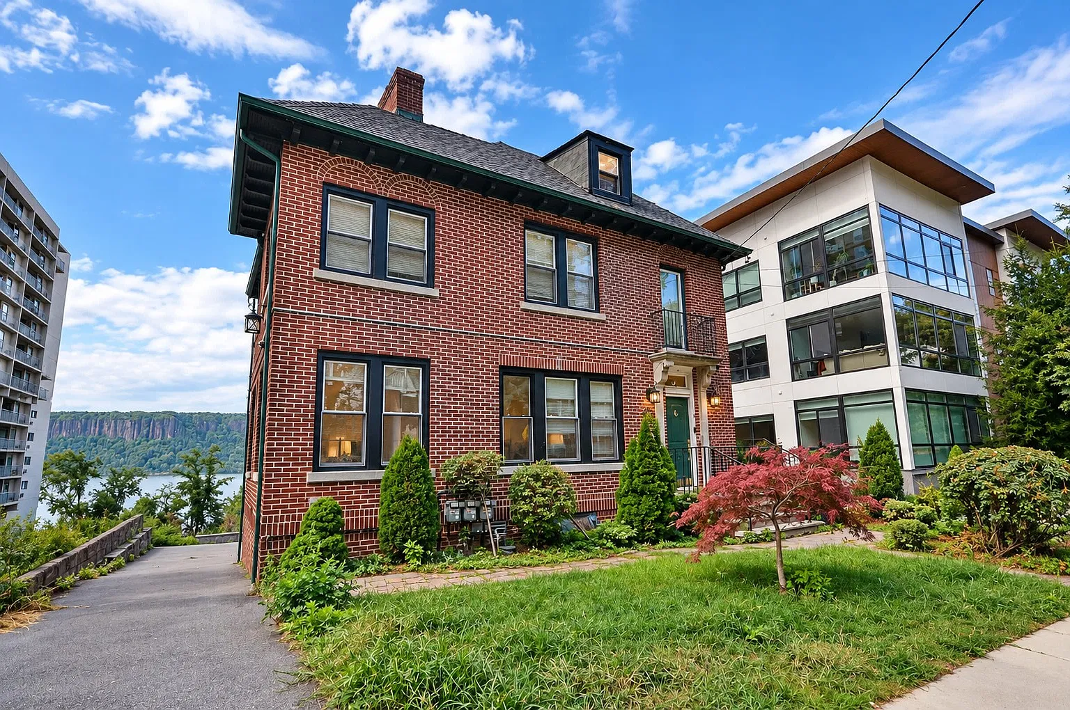 3 bed, 1100 sqft, $3,400 — Photo 1