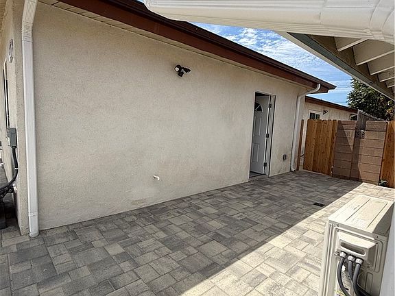 3rd image of 9011 Oneida Ave