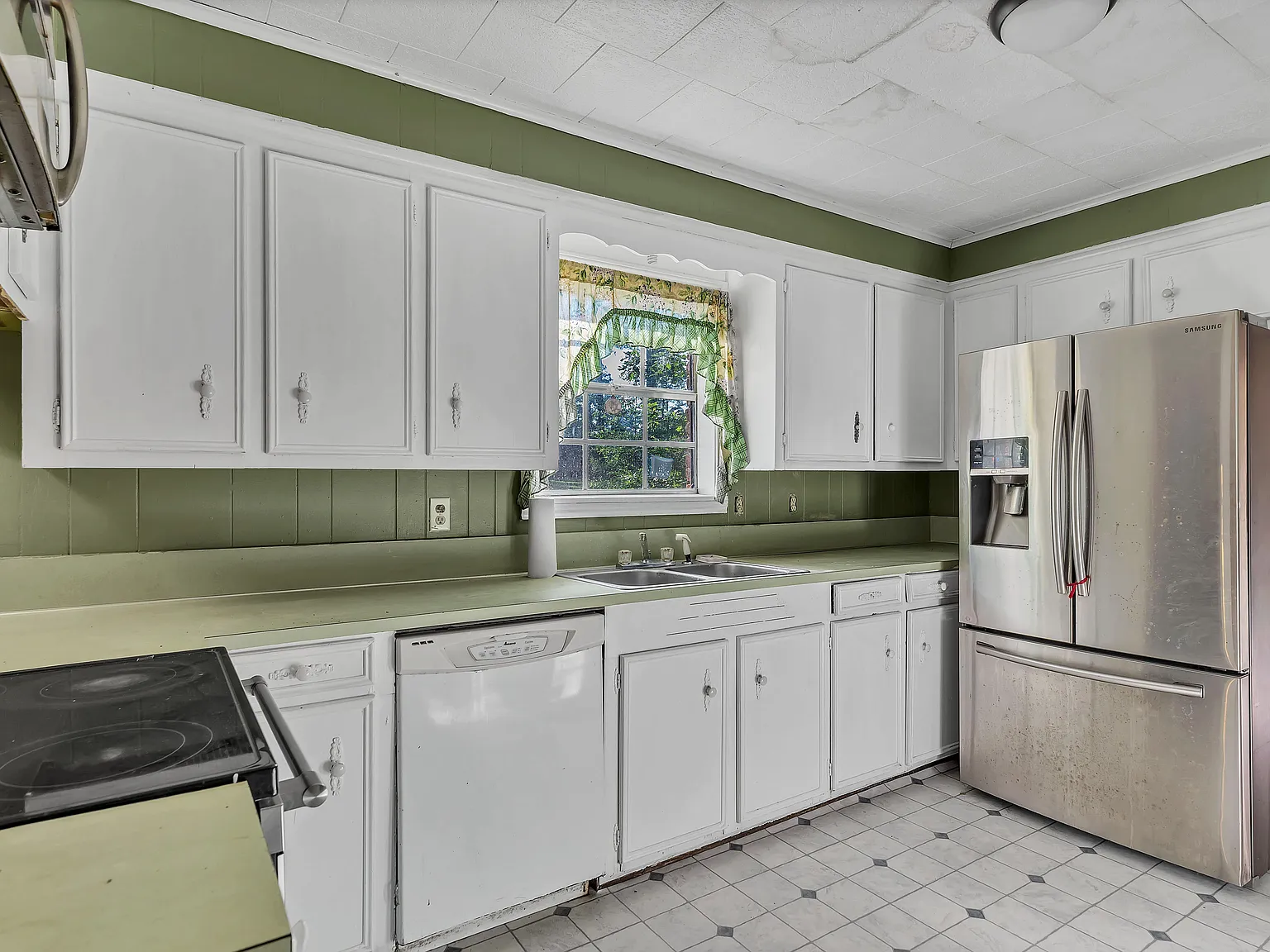 3 bed, 2270 sqft, $1,500 — Photo 4
