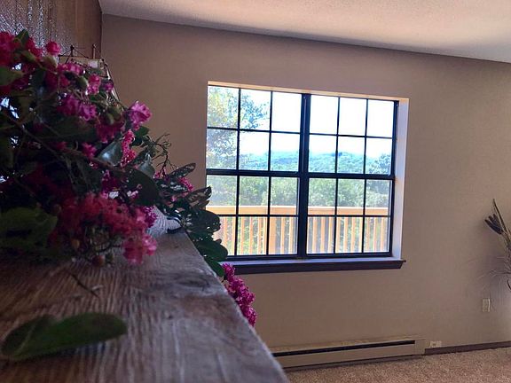 4th image of 55 Sherwood Cir