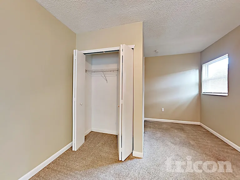 1218 Windsor Cir — Photo 9
