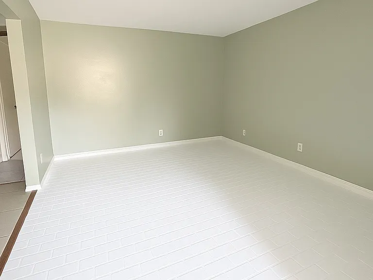 2325 Spring Park Rd #B — Photo 9