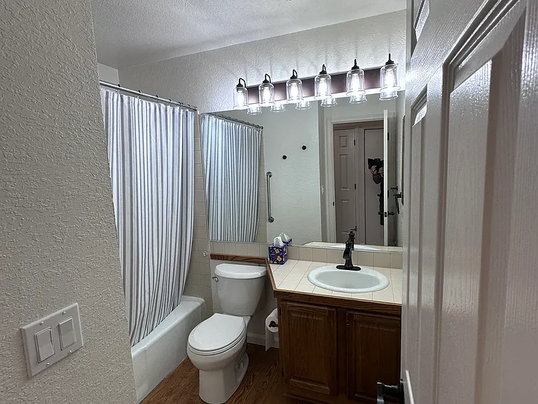 Second bathroom.