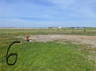 6 County Line, Grandin, ND 58038