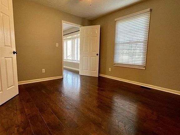 3rd image of 176 Lakeland Dr