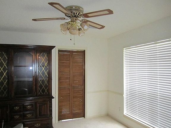 4th image of 14918 Sun Harbor Dr