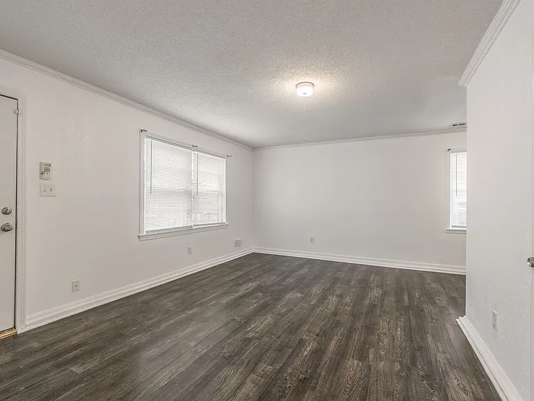 7917 Park Ave — Photo 8