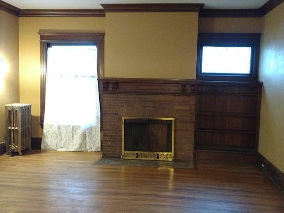 Spacious living room