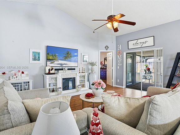 5th image of 12608 Crayford Ave