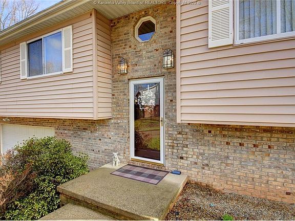 2nd image of 4 Sherry Cir