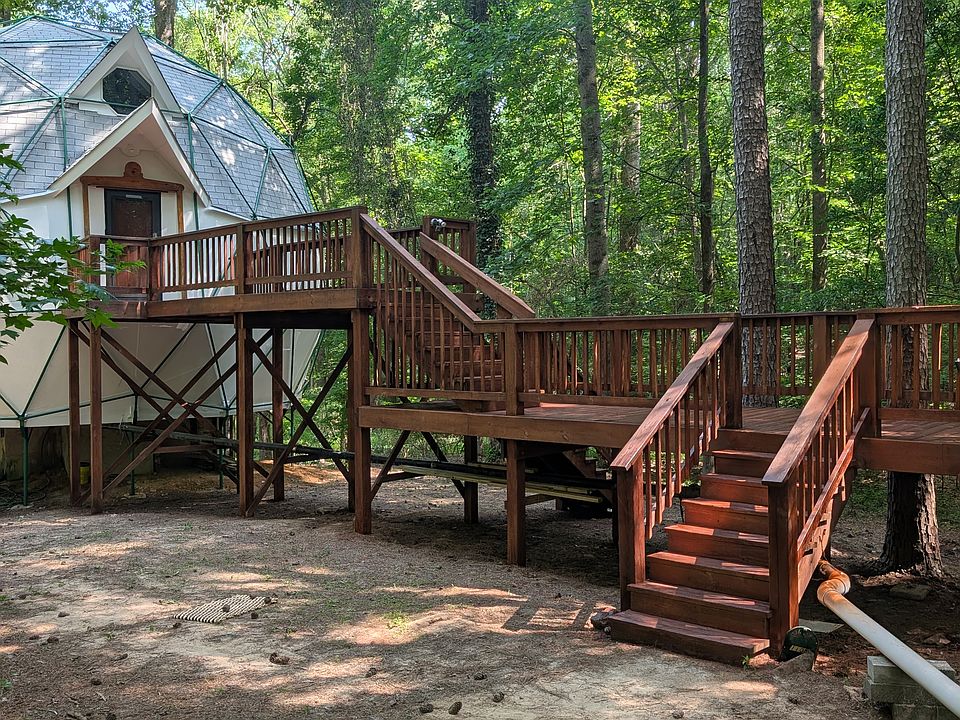 Front deck and entrance