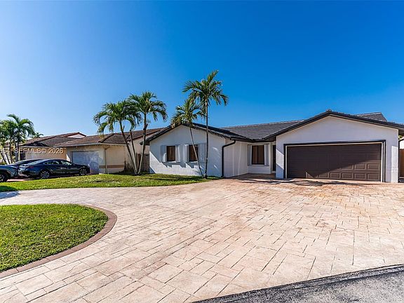 4th image of 10290 SW 145th Pl