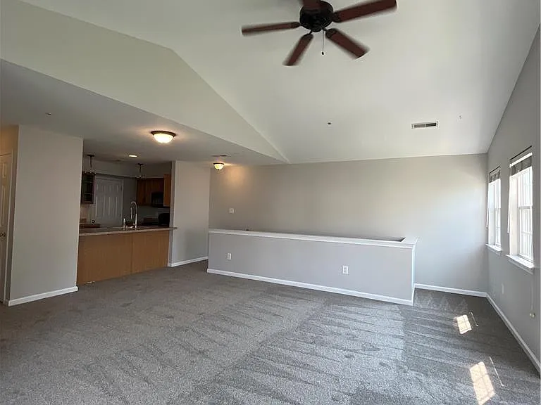 28 Wagon Wheel Rd #28 — Photo 3