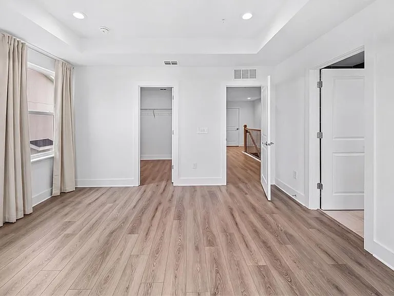 1856 Crowncrest Dr — Photo 29