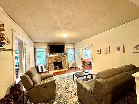 4th image of 9251 Atwood Ave