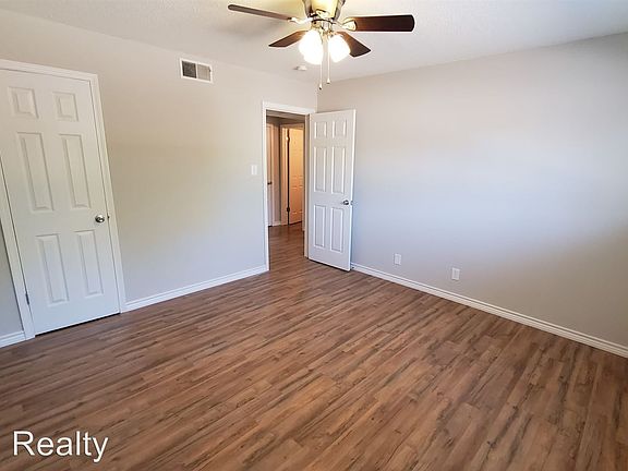 3rd image of 2312 14th Ave APT 102