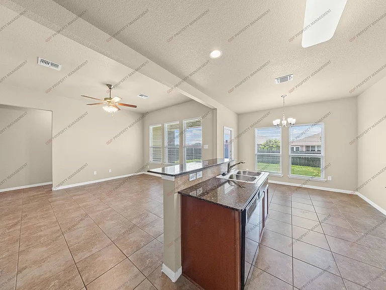 7605 Hickman St — Photo 11