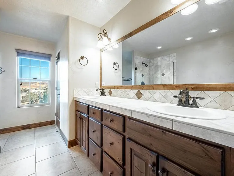 1055 W Province Way #110 — Photo 23