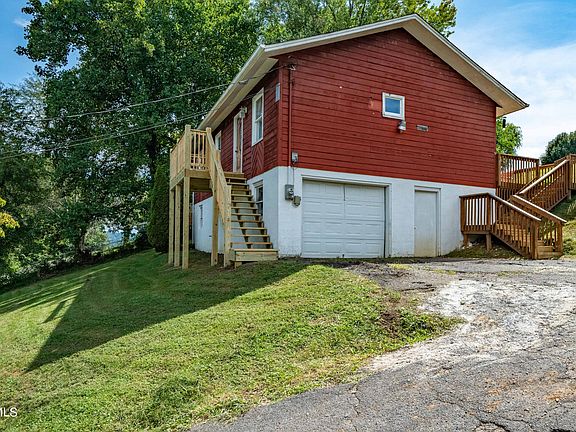 2nd image of 2908 Cain St