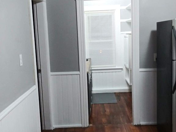 dining/kitchen area