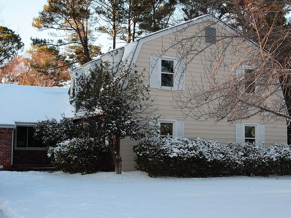 2nd image of 7317 Ruthven Rd