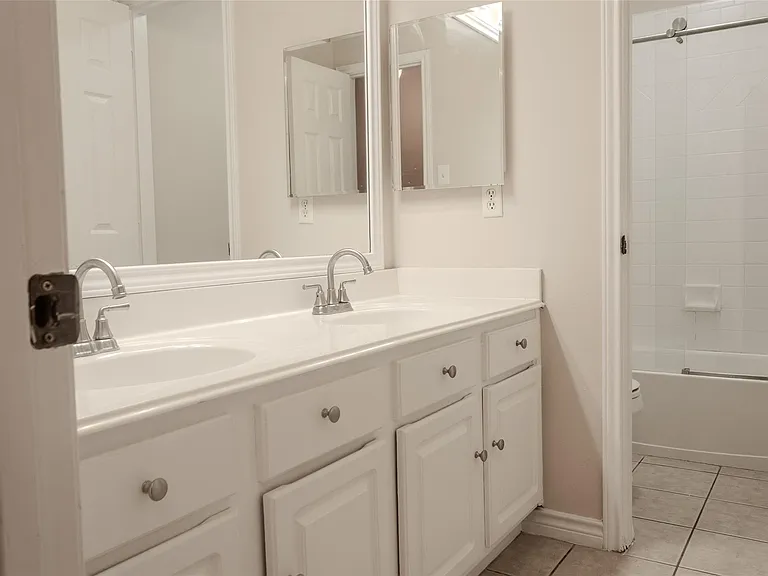 8531 Regalbrook Dr — Photo 14