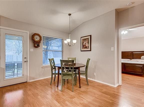 5th image of 3701 Newland Dr